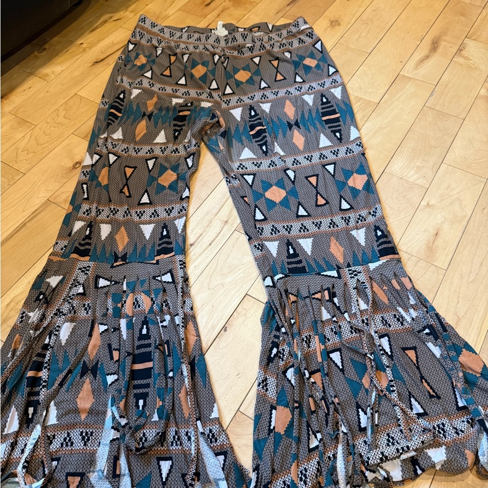 Yahada Geometric Patterned Flared Leggings - Mult… - image 1